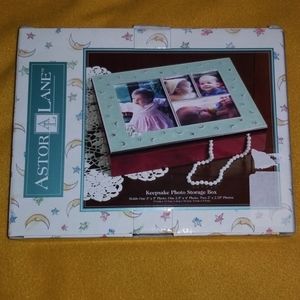 NWOT Keepsake Photo Storage Box